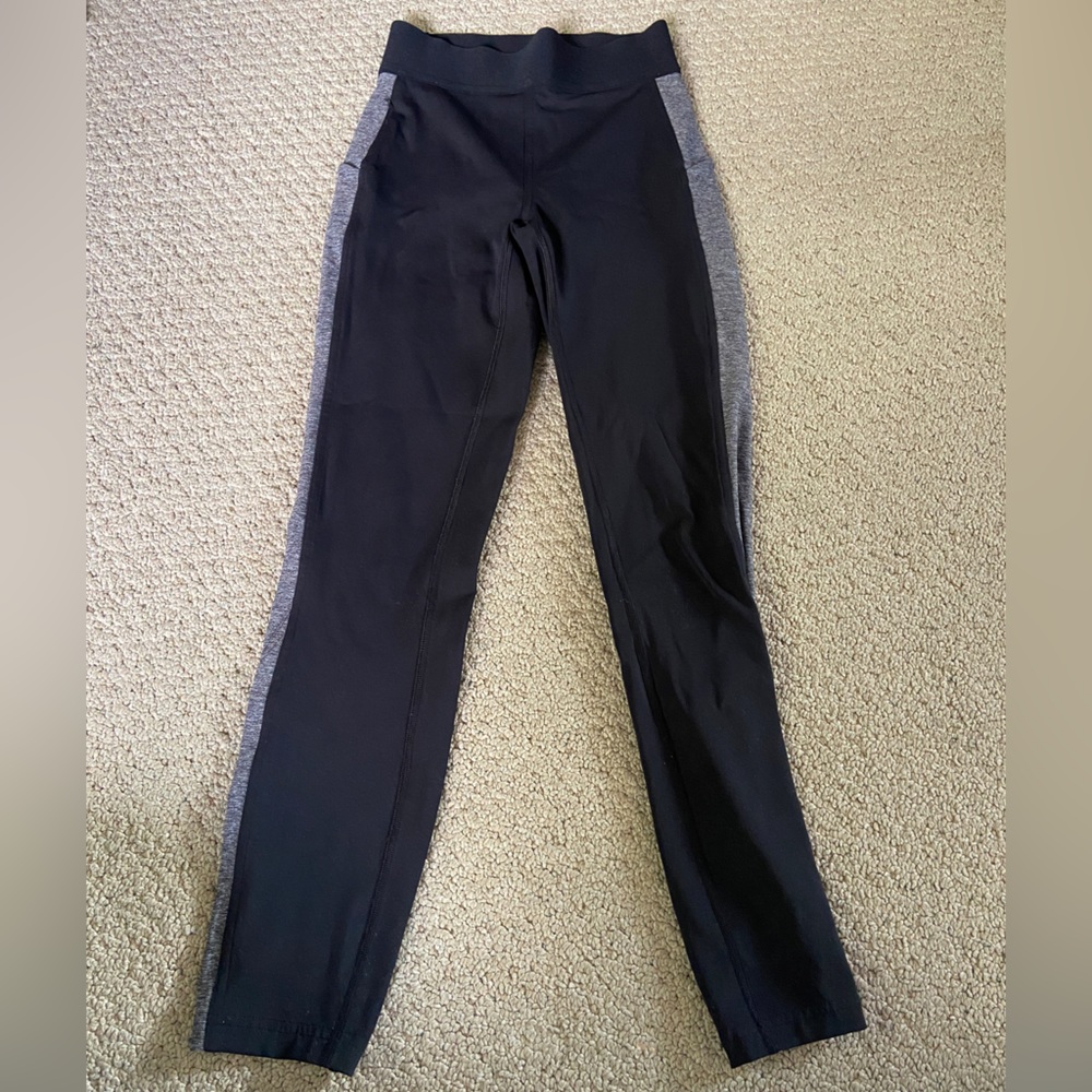 Lululemon Black with Gray Sided Pocket Leggings